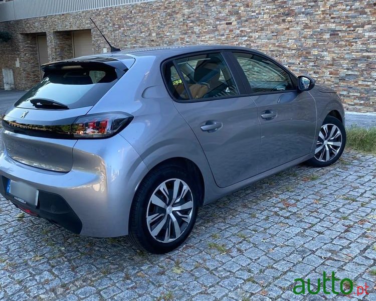 2020' Peugeot 208 photo #6