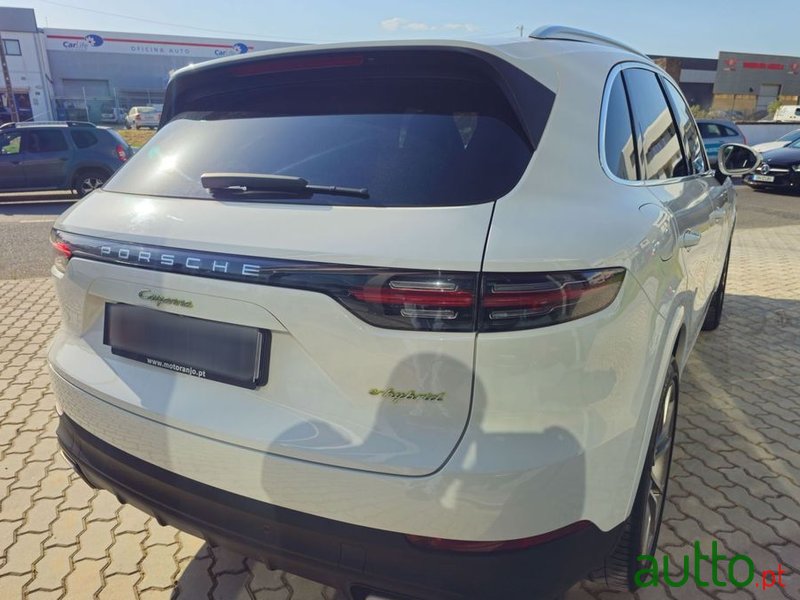 2018' Porsche Cayenne E-Hybrid photo #5