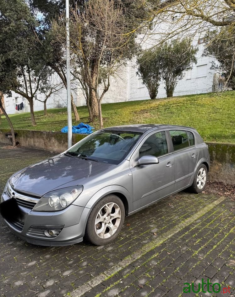 2006' Opel Astra 1.7 Cdti Cosmo photo #2