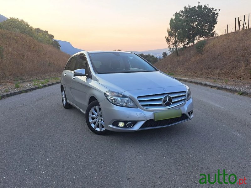 2015' Mercedes-Benz Classe B Cdi Style photo #2