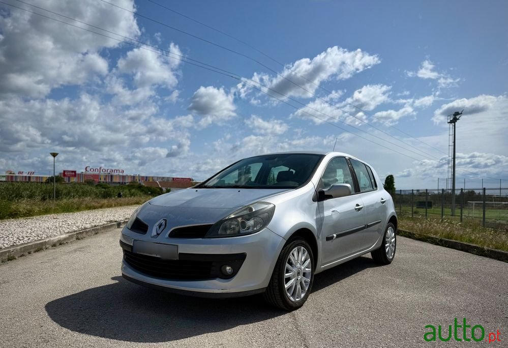 2006' Renault Clio photo #1