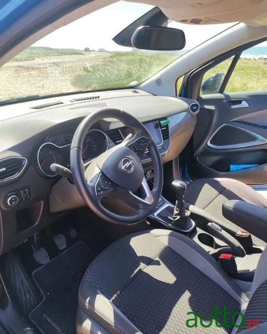 2020' Opel Crossland X photo #6