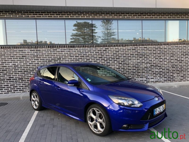 2013' Ford Focus St photo #3