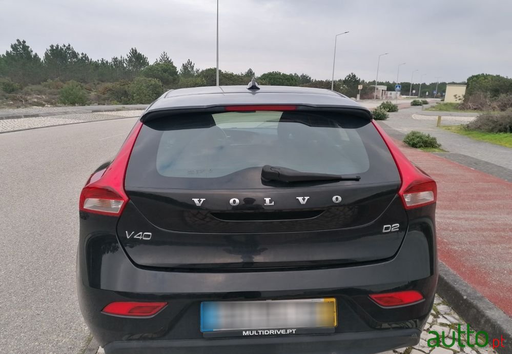 2015' Volvo V40 photo #6