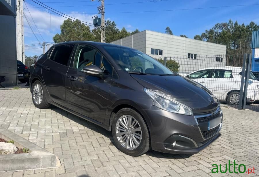 2019' Peugeot 208 photo #4