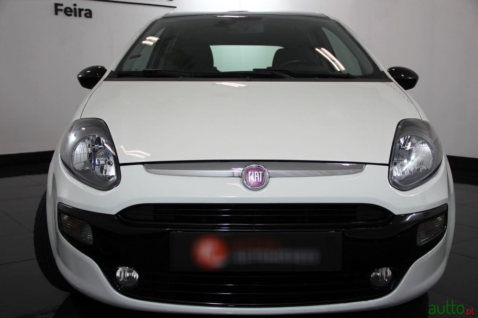 2011' Fiat Punto Evo photo #3