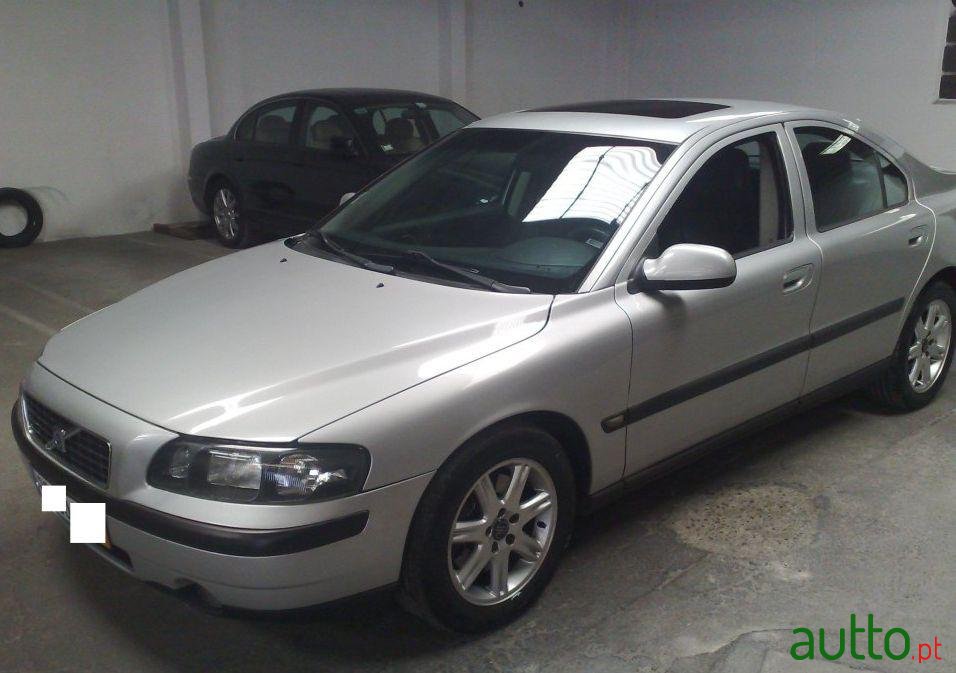 2001' Volvo S60 2.0 T photo #2