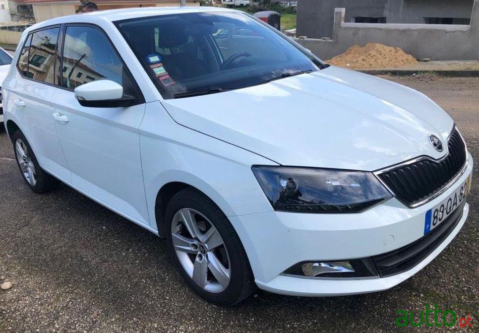 2015' Skoda Fabia photo #1