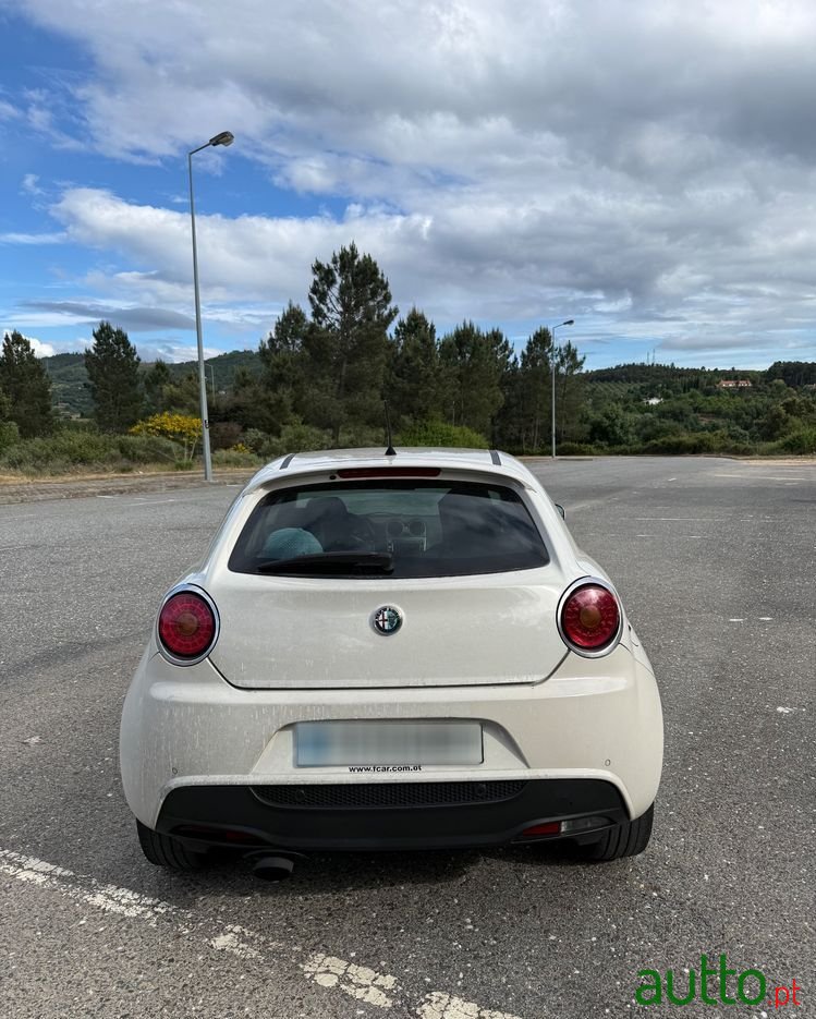 2010' Alfa Romeo MiTo 1.6 Jtdm photo #6