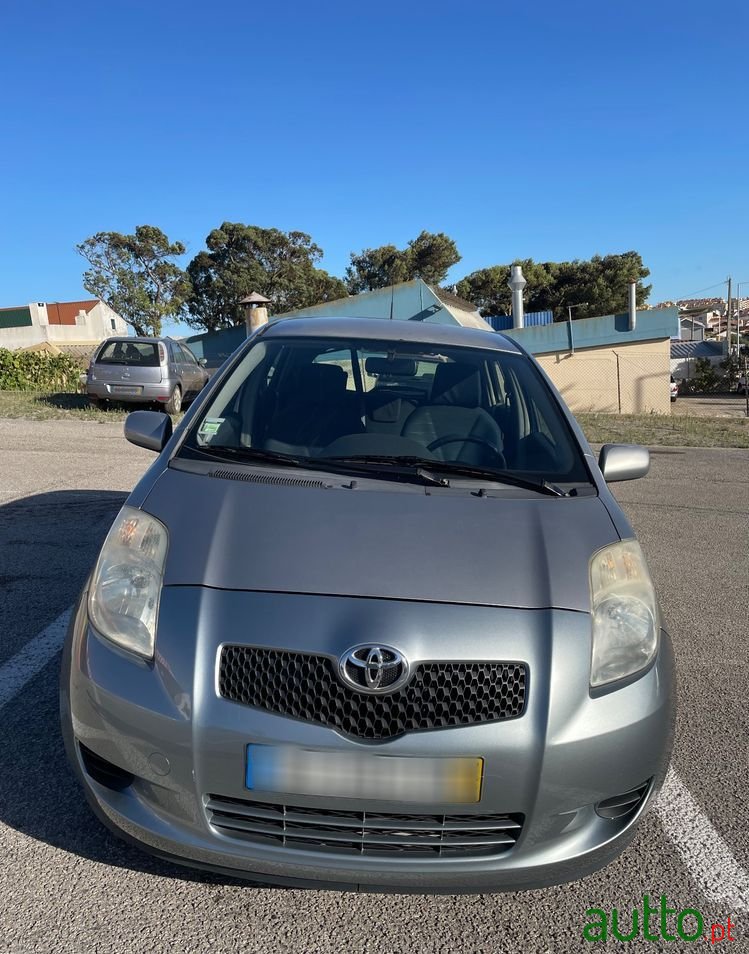 2007' Toyota Yaris photo #3