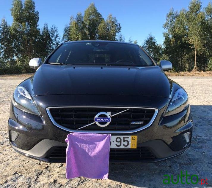 2014' Volvo V40 R Design photo #1