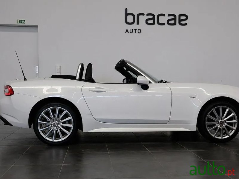 2017' Fiat 124 Spider photo #4