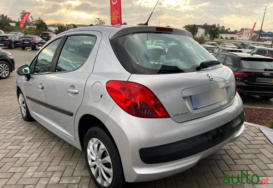 2007' Peugeot 207 1.4 16V Open photo #2