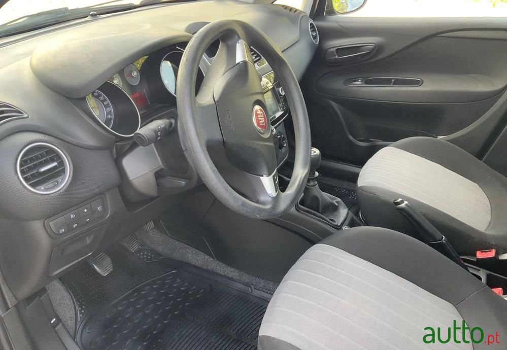 2017' Fiat Punto photo #3