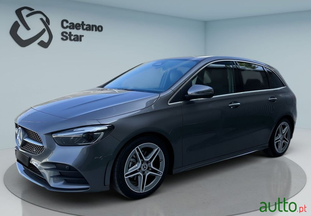 2023' Mercedes-Benz B 180 photo #2