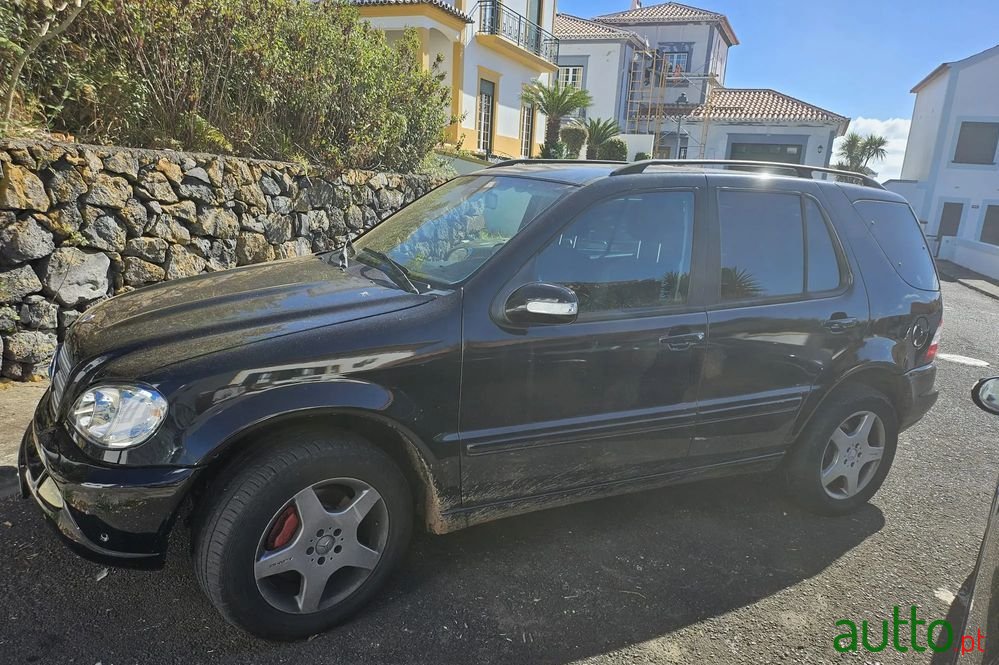 2001' Mercedes-Benz Classe M Standard photo #1