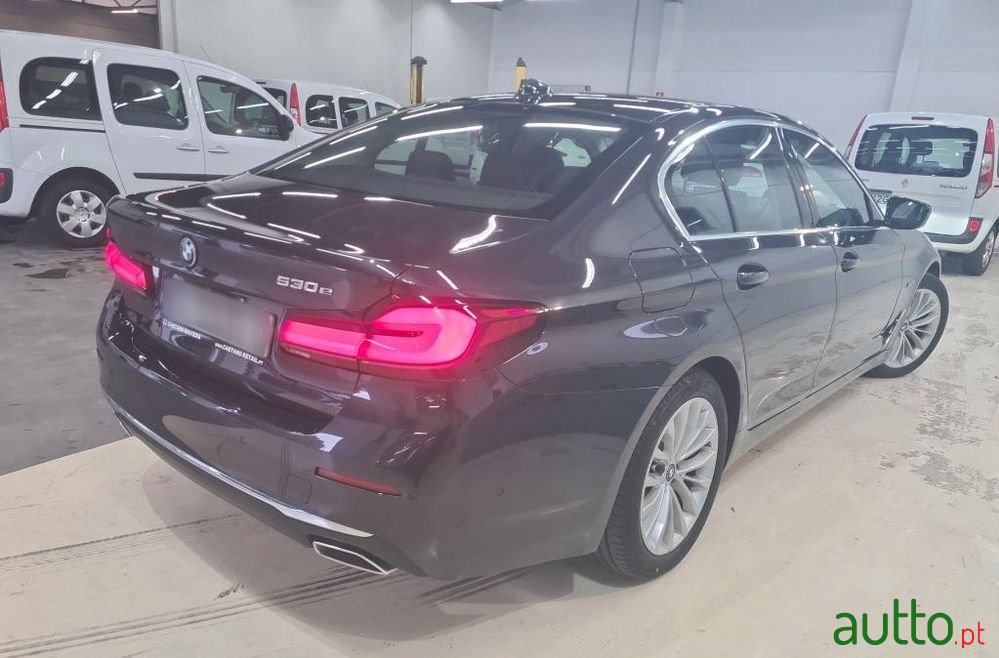 2023' BMW Série 5 E Line Luxury photo #3