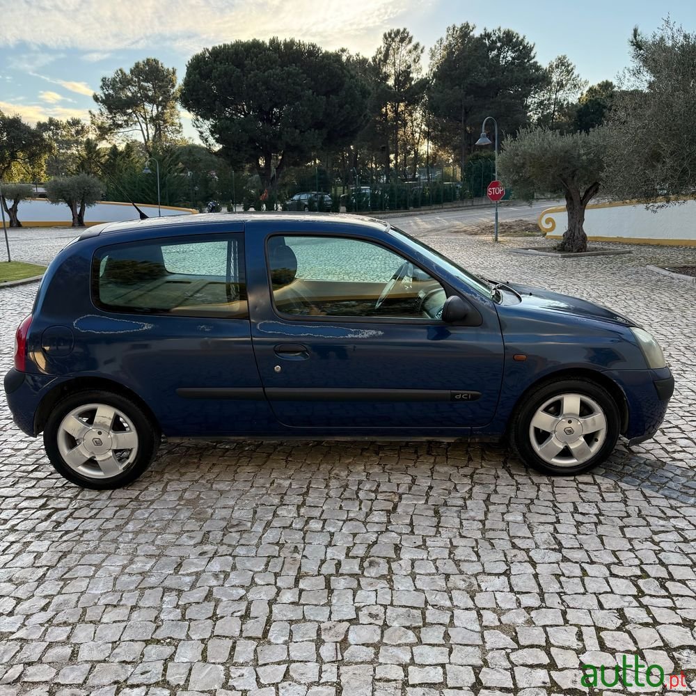 2002' Renault Clio photo #4