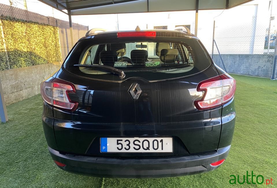 2013' Renault Megane Sport Tourer photo #4