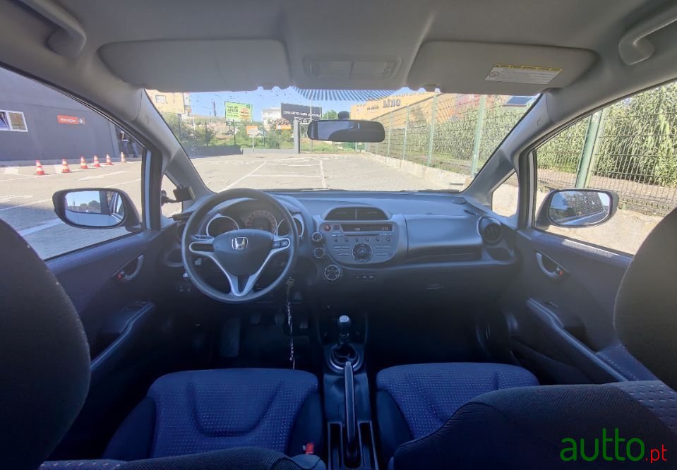 2011' Honda Jazz photo #5