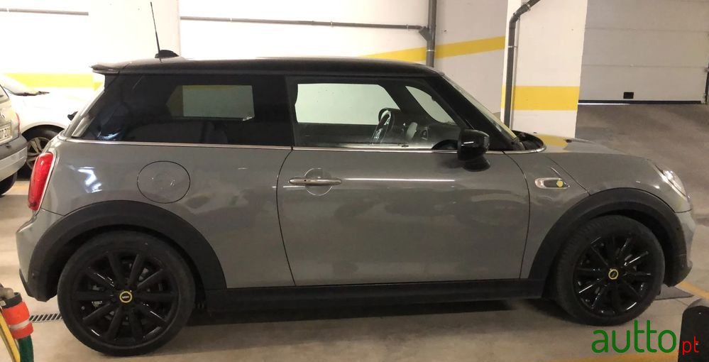 2020' MINI Cooper Electric Se photo #3