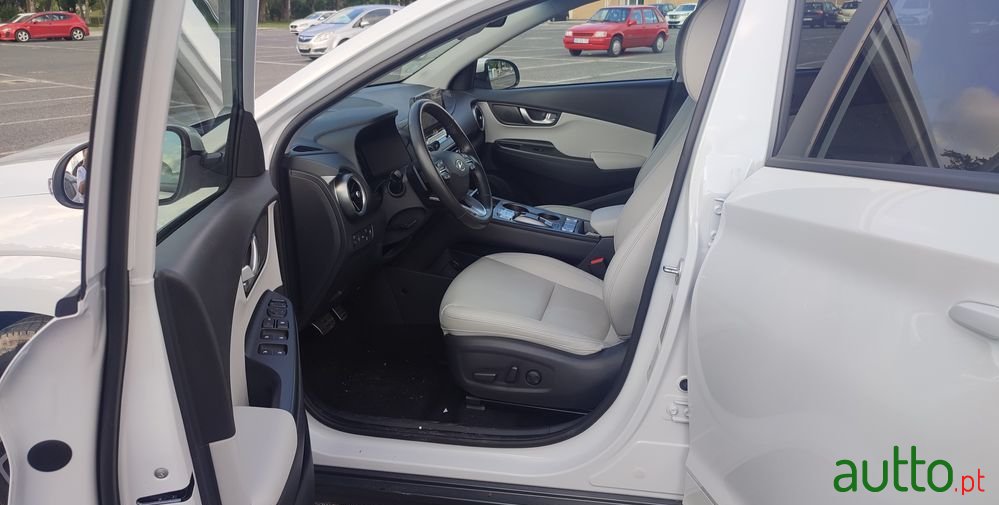 2022' Hyundai Kauai photo #3