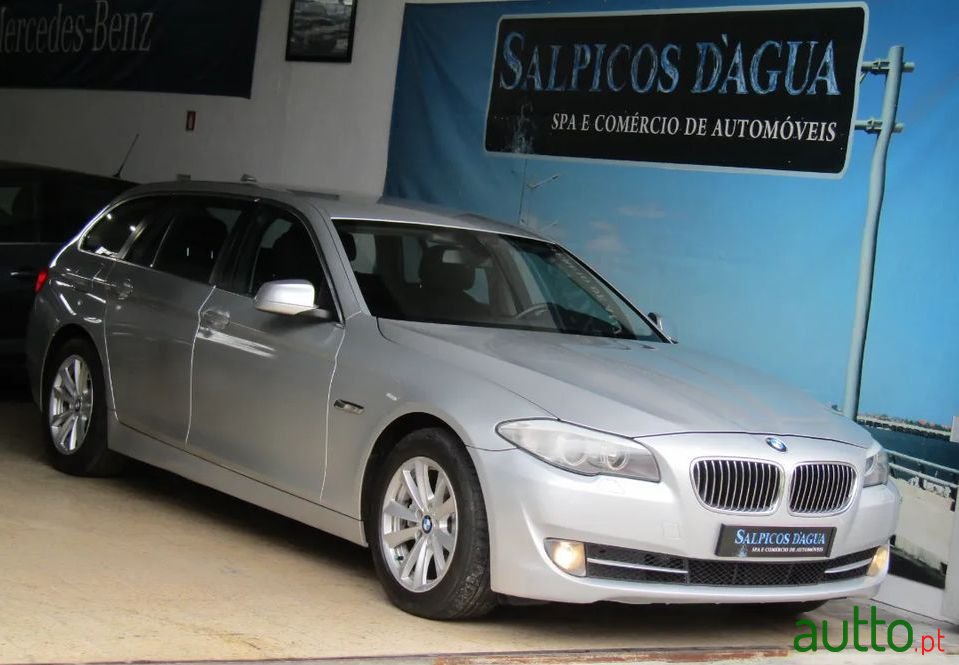 2012' BMW 520 photo #1