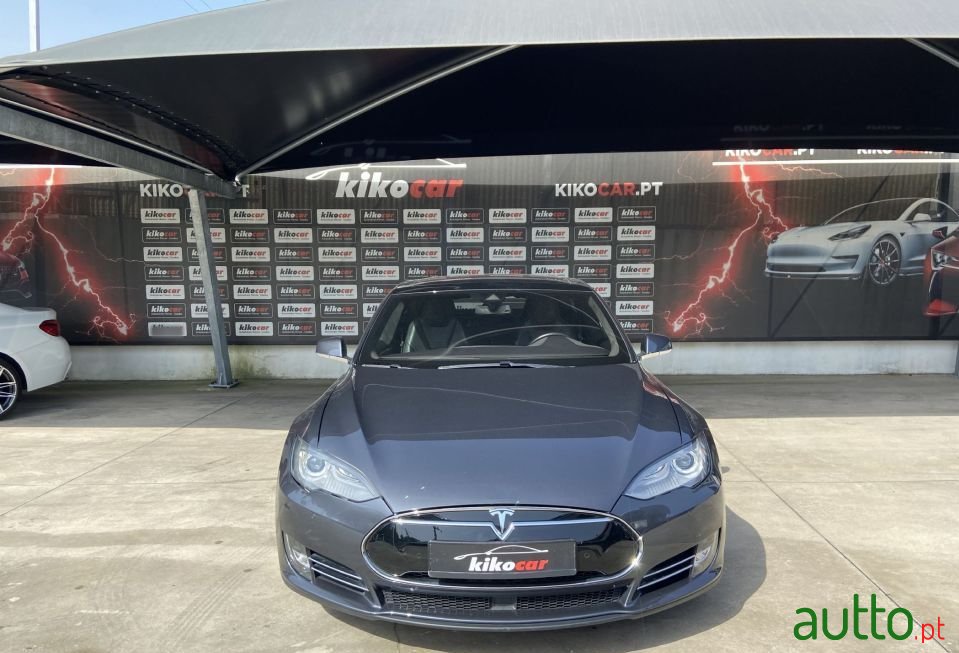 2015' Tesla Model S 85 photo #2