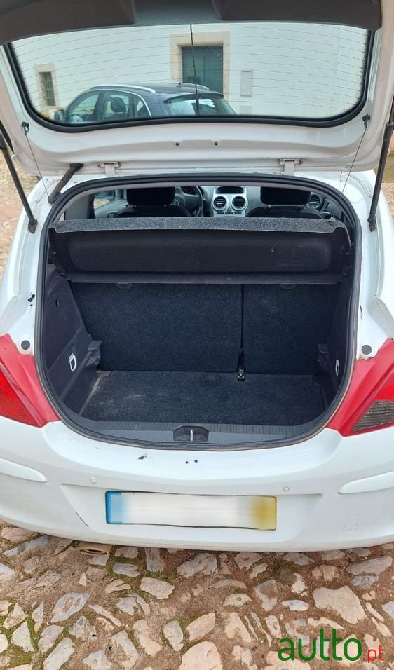 2013' Opel Corsa photo #5