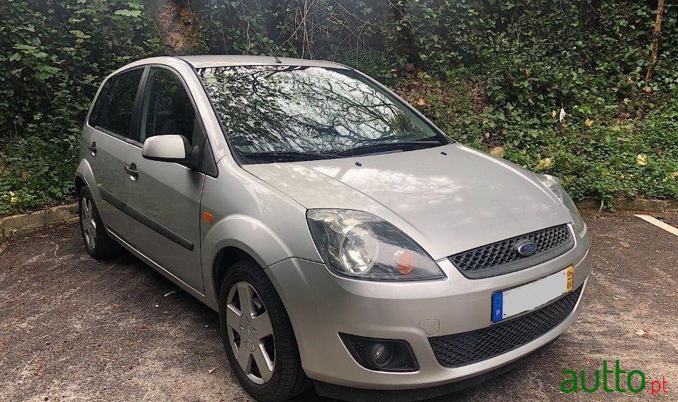 2006' Ford Fiesta 1.4 Tdci Ghia photo #2