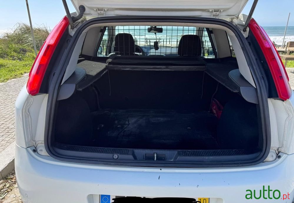 2010' Fiat Grande Punto photo #5