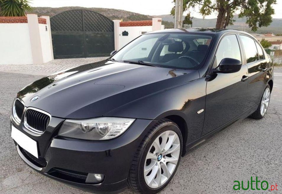 2009' BMW 318 photo #2