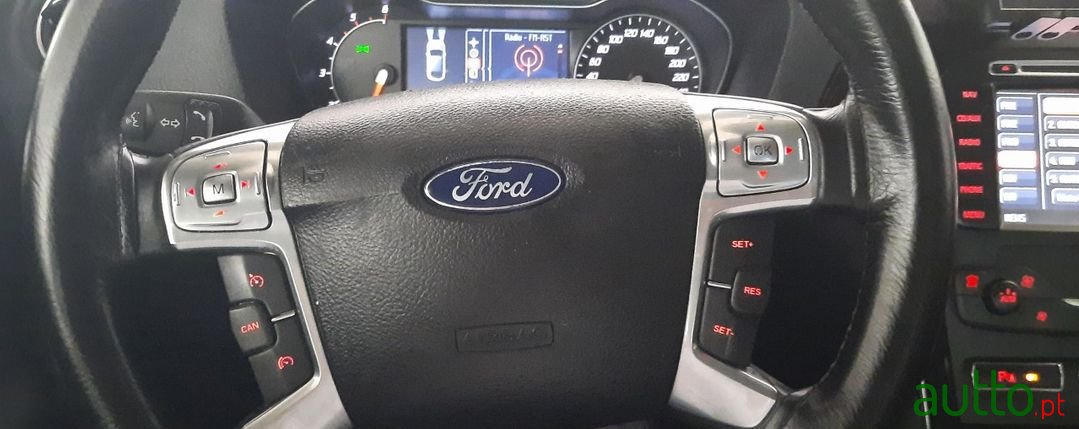 2011' Ford Mondeo photo #4