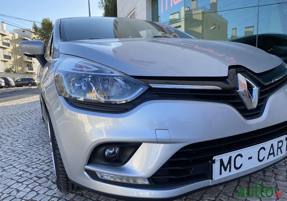 2019' Renault Clio photo #4