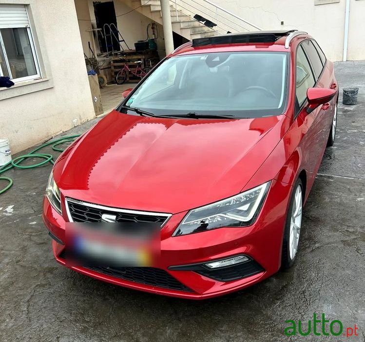 2019' SEAT Leon St photo #1