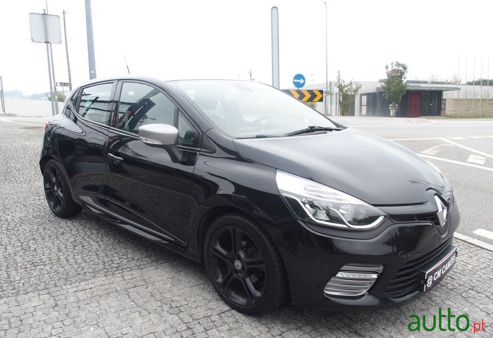 2013' Renault Clio photo #2