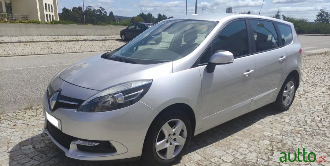 2014' Renault Grand Scenic photo #1