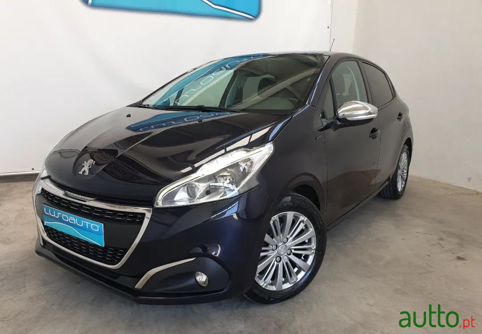 2019' Peugeot 208 photo #2