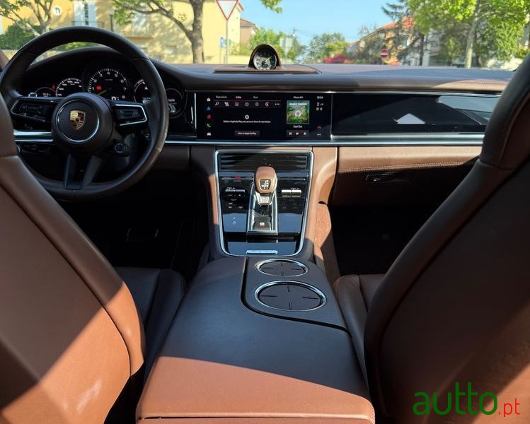 2021' Porsche Panamera Sport Turismo photo #4