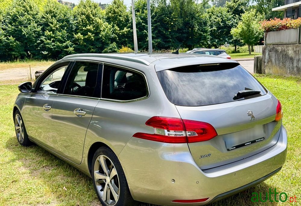 2014' Peugeot 308 photo #4