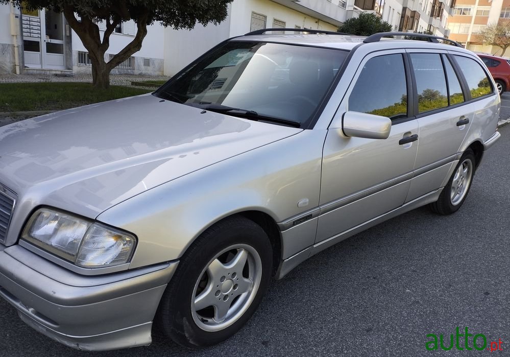 2000' Mercedes-Benz C 220 photo #1