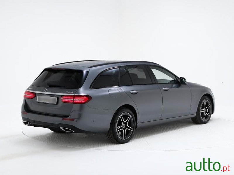 2020' Mercedes-Benz Classe E photo #2