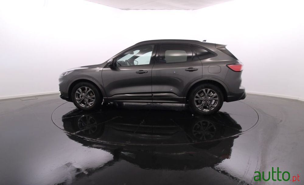 2022' Ford Kuga photo #3
