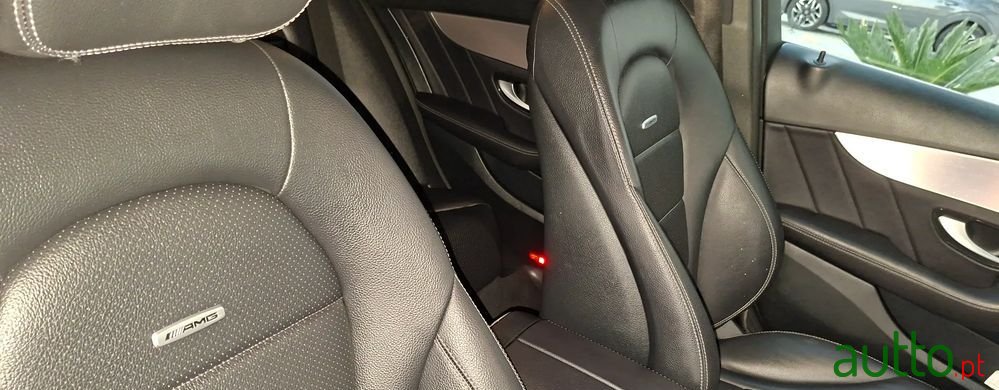2021' Mercedes-Benz Classe C photo #1