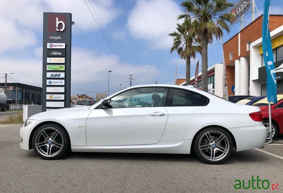 2012' BMW 320 photo #4