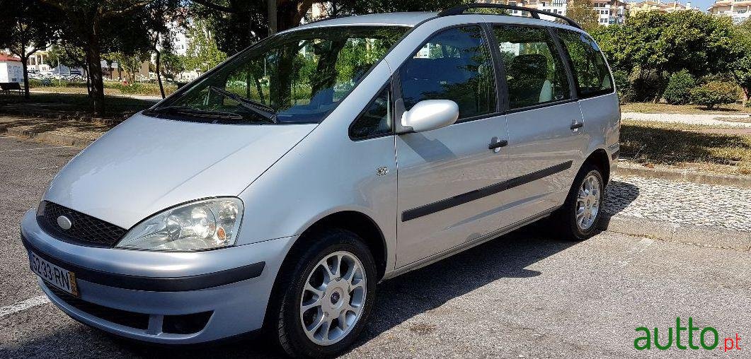 2001' Ford Galaxy photo #2