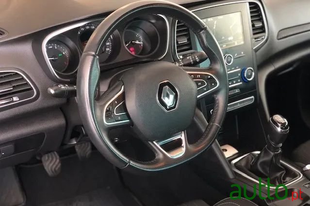 2019' Renault Megane Sport Tourer photo #5