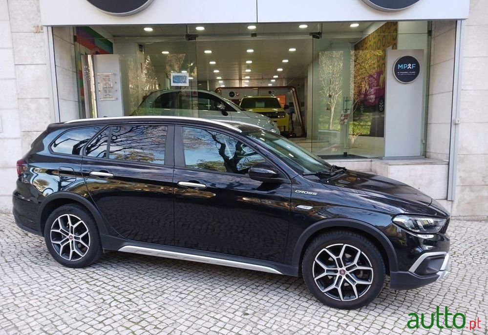 2022' Fiat Tipo Station Wagon Cross photo #2