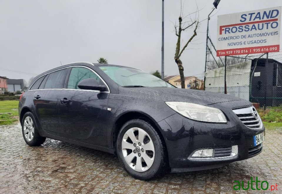 2012' Opel Insignia Sports Tourer photo #1