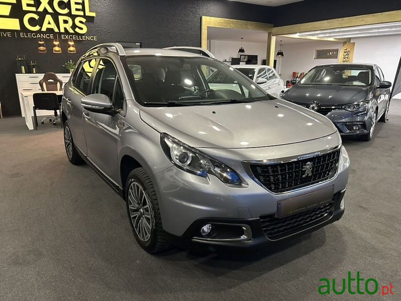 2019' Peugeot 2008 photo #2